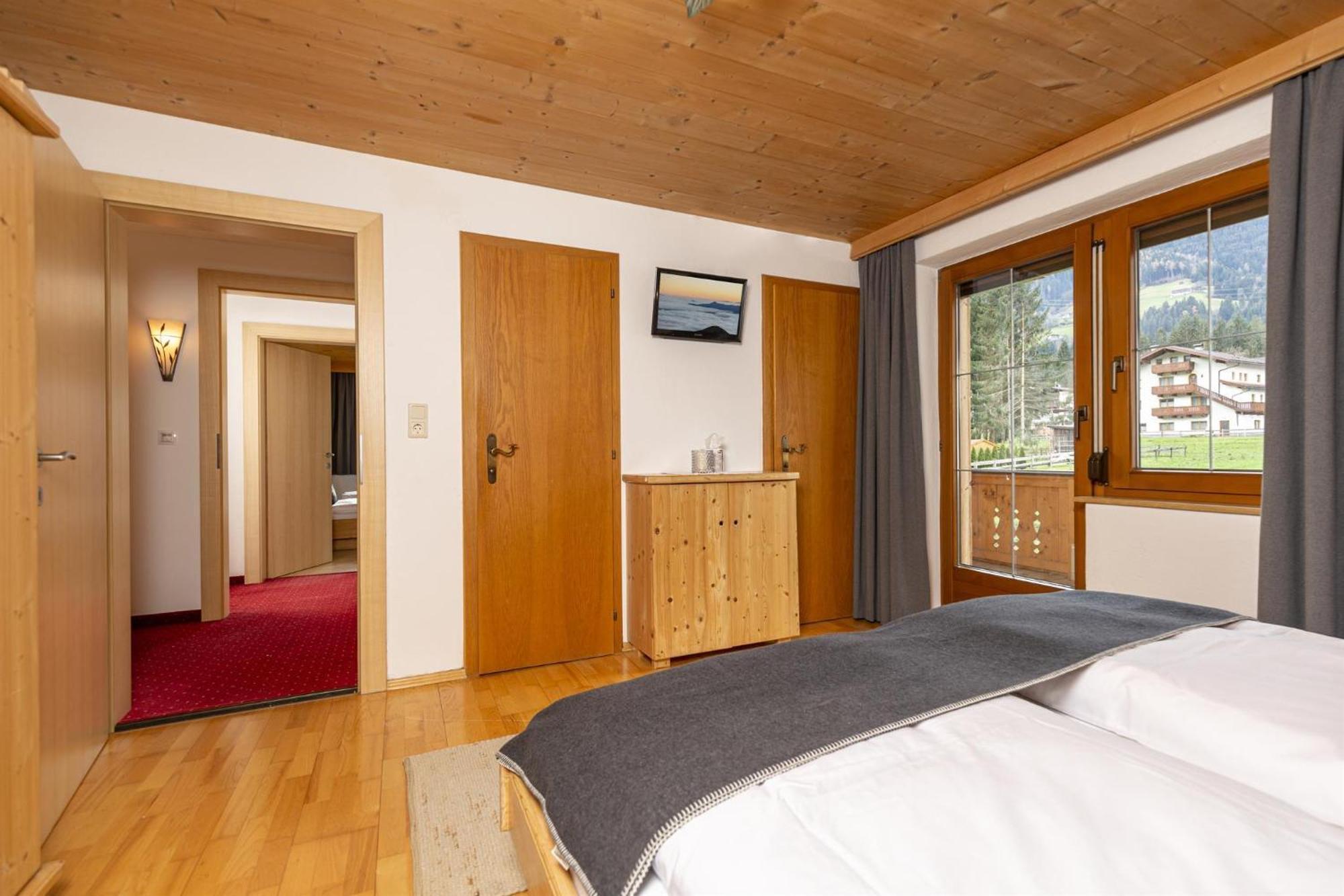 Haus Jochler Apartment Ried im Zillertal Phòng bức ảnh